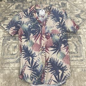 Floral shirt size medium